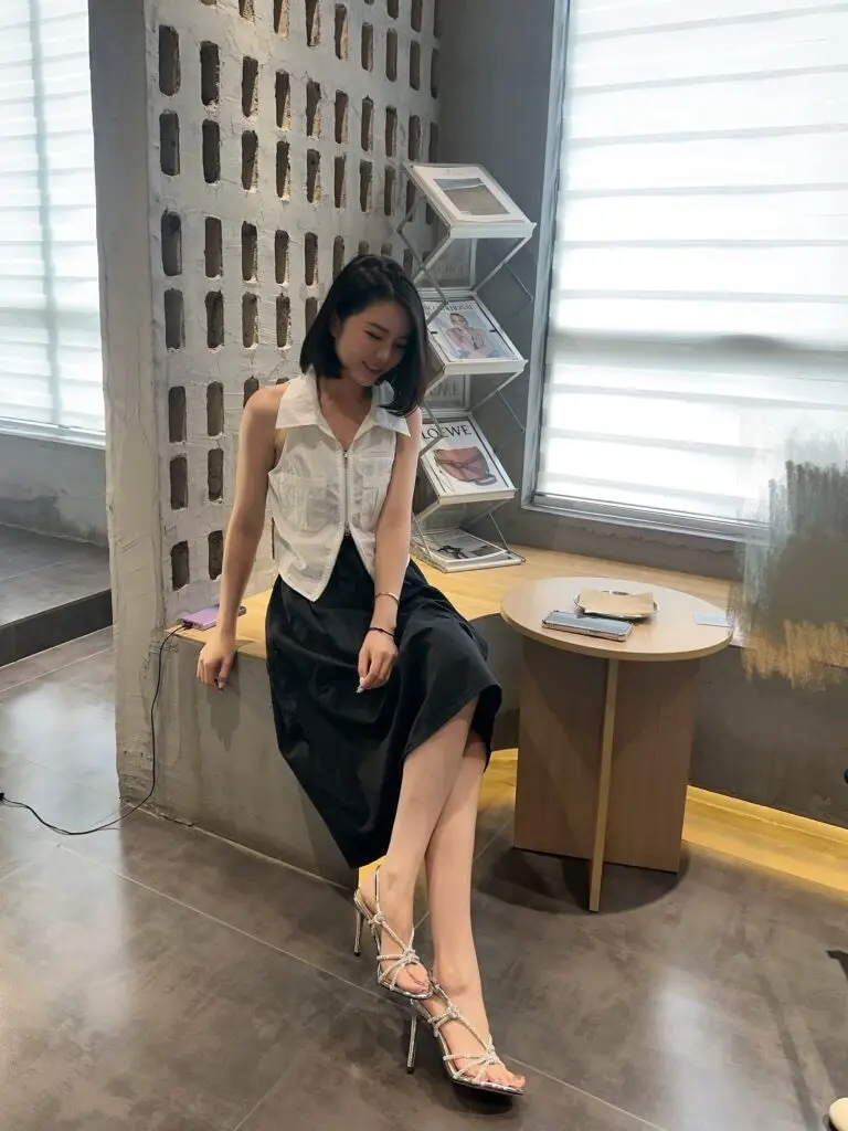 性感露趾高跟鞋女夏细跟气质小众水钻一字带细带罗马凉鞋