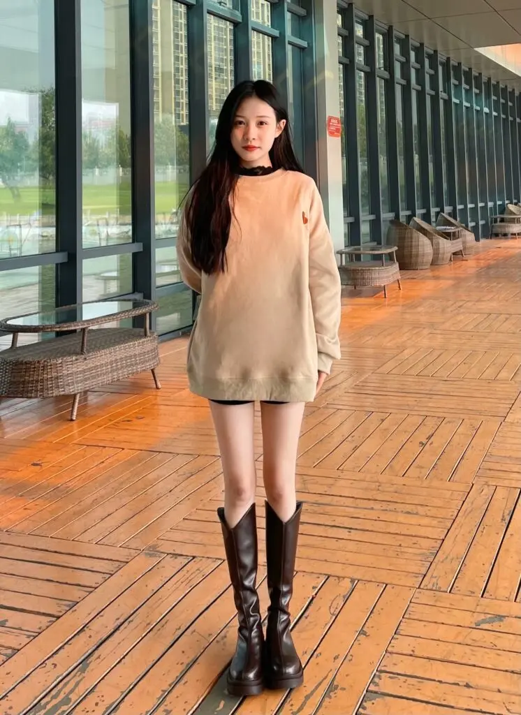 达芙妮厚底V口长筒靴女春季复古长靴小个子高跟显瘦靴子