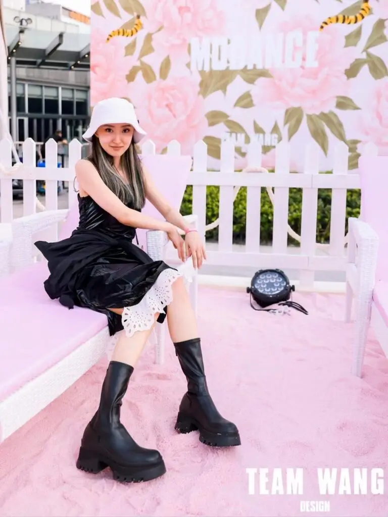 真皮今年流行的小短靴女厚底甜酷马丁靴女显瘦中筒靴女粗跟防水台