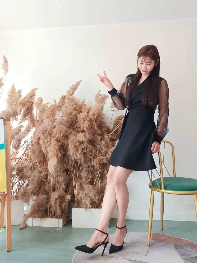 网纱高跟鞋中空尖头包头细跟仙女日常蕾丝浅口大小码凉鞋