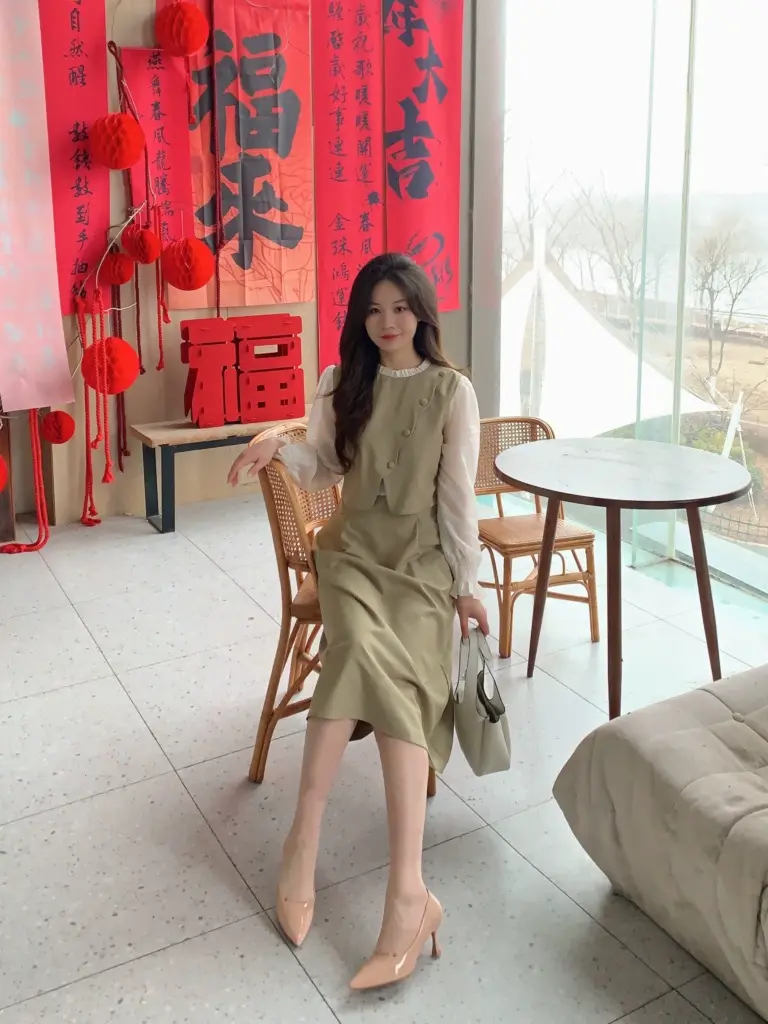 裸色高跟鞋女细跟漆皮尖头单鞋配裙子职业工作鞋单鞋