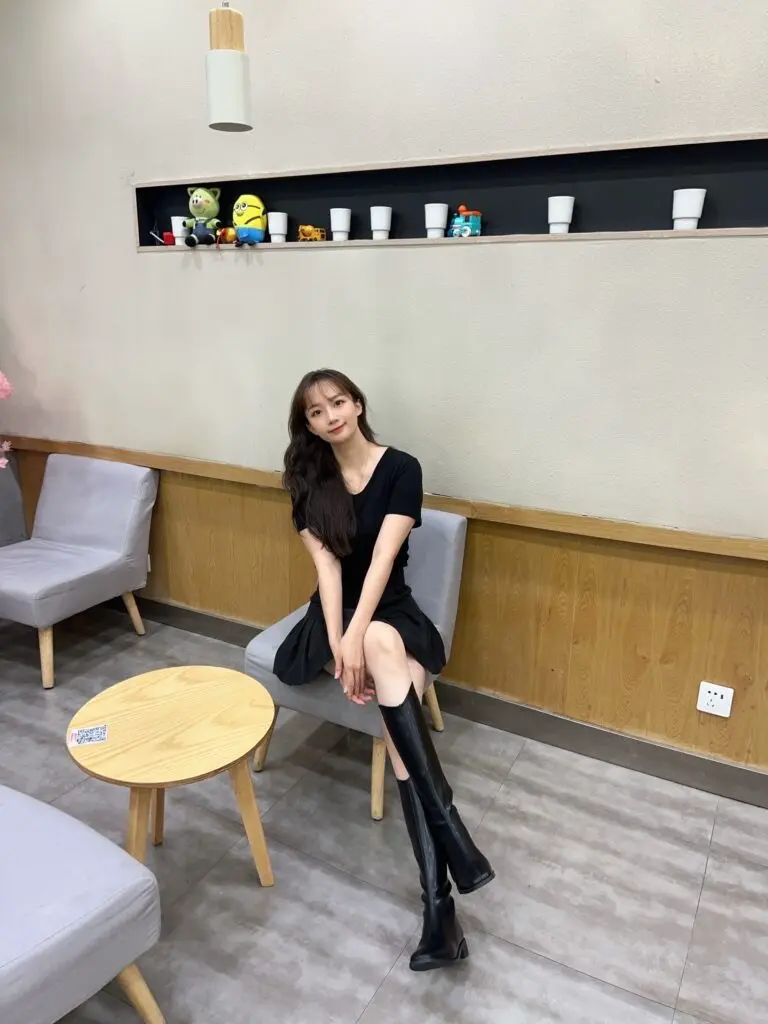 平底长靴女V口弹力高筒靴秋冬方头女靴真皮瘦瘦靴软皮长筒靴