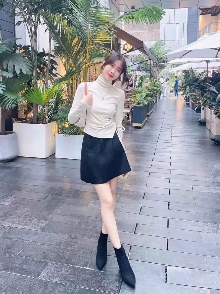 短靴女黑色绒面瘦瘦靴尖头性感红底高跟鞋冬季靴子