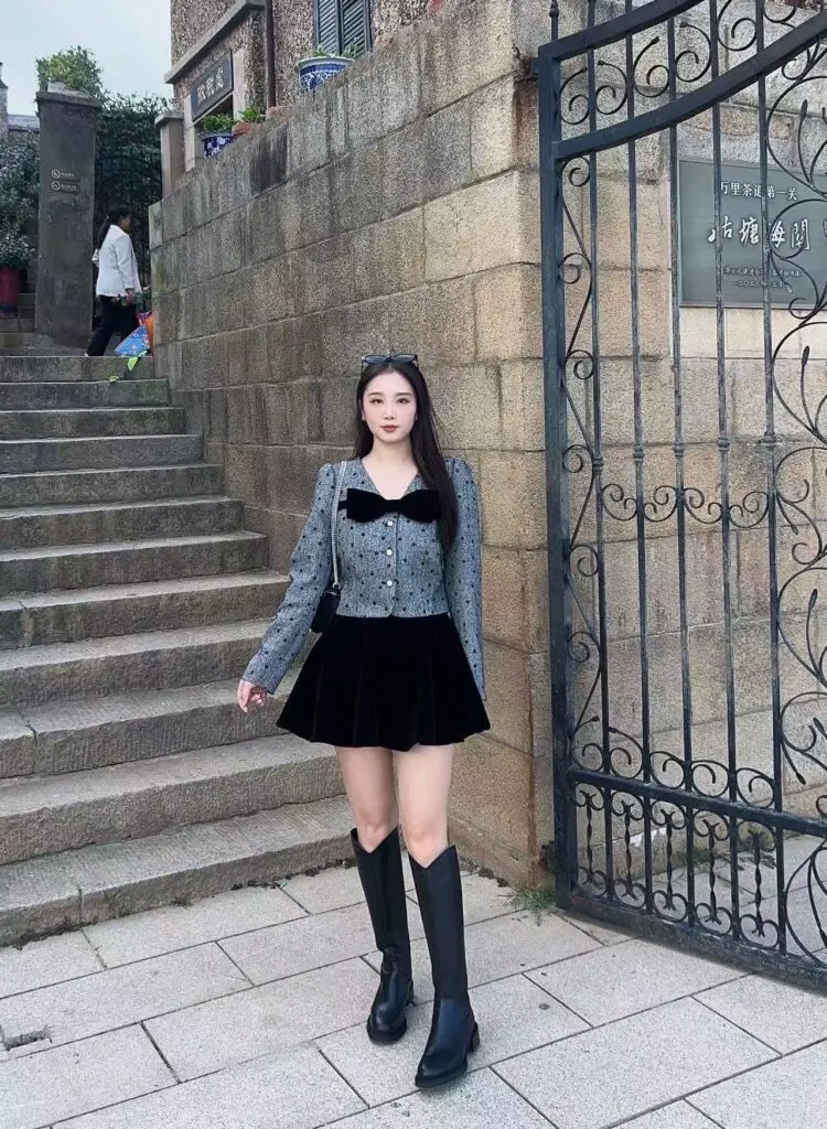 真美诗冬季质感牛皮圆头显瘦V口长筒靴粗跟骑士靴女YUJ38DG4