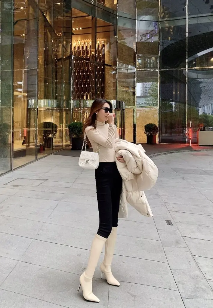 漆皮长筒靴女高筒爆款瘦瘦秋冬高跟鞋细跟中筒靴子米白色长靴