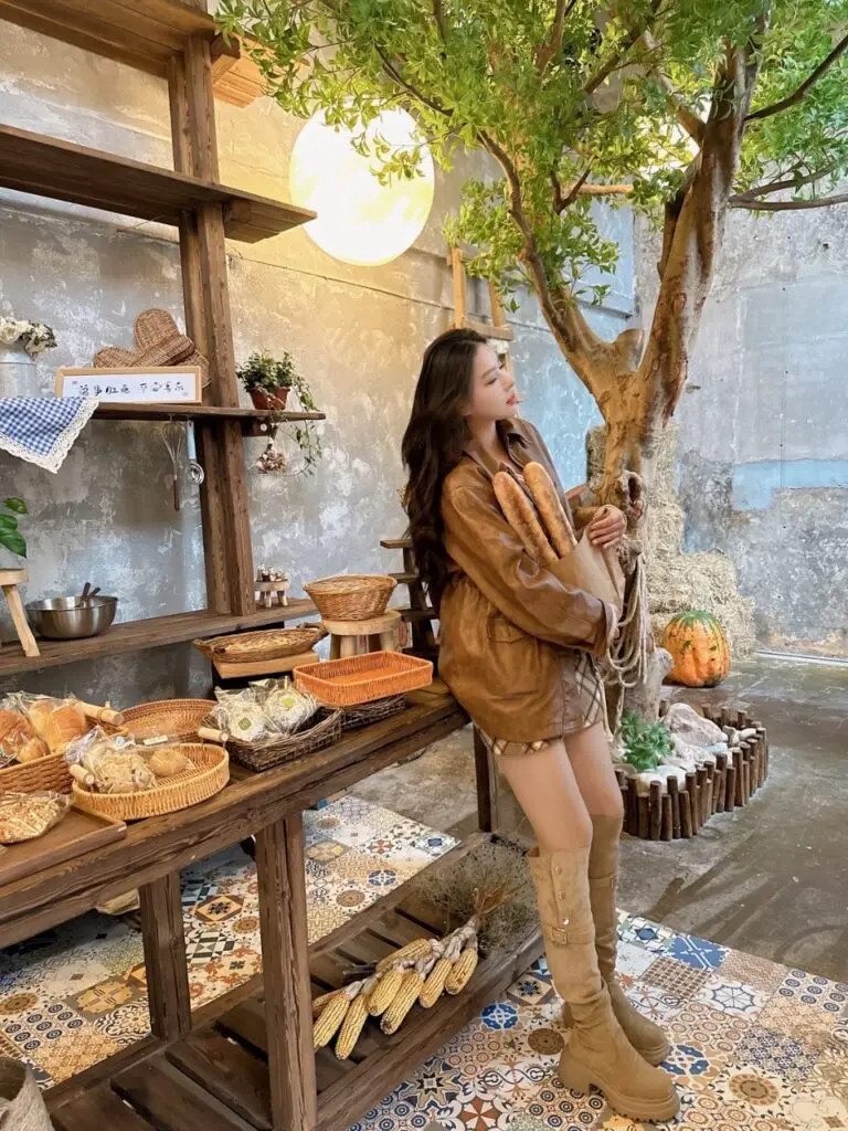 达芙妮过膝长筒靴女爆款厚底骑士靴两穿中筒靴子女秋冬