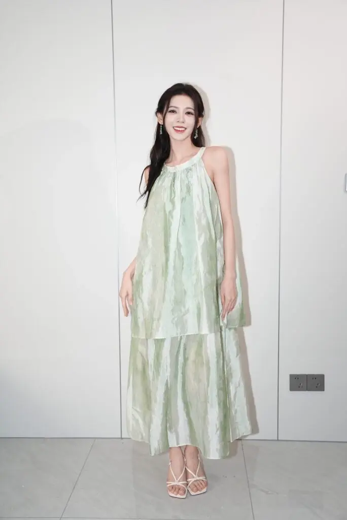 【张予曦|papi酱同款】千百度静音时装凉鞋女夏季云感高跟鞋