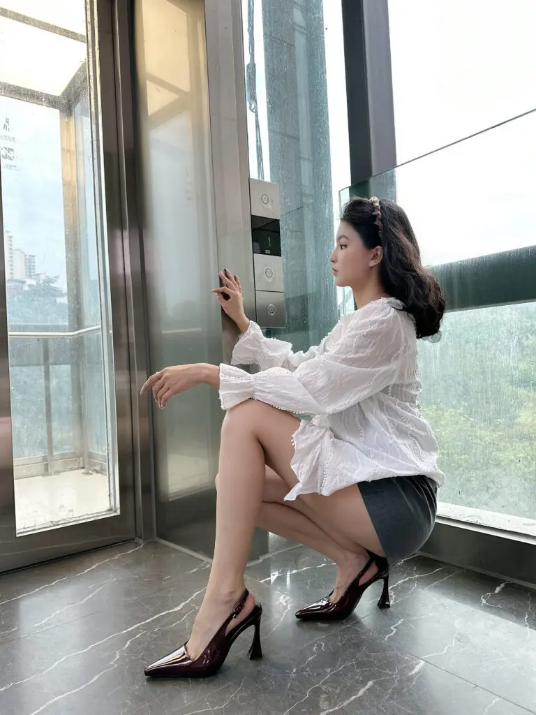 [雅诗高定女鞋]杨树林同款酒红色性感包头凉鞋女后绊带漆皮百搭细跟尖头高跟鞋女