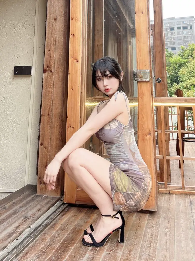 [Staccato]杨幂同款思加图绿野仙踪一字带凉鞋高跟鞋女EWA01BY4