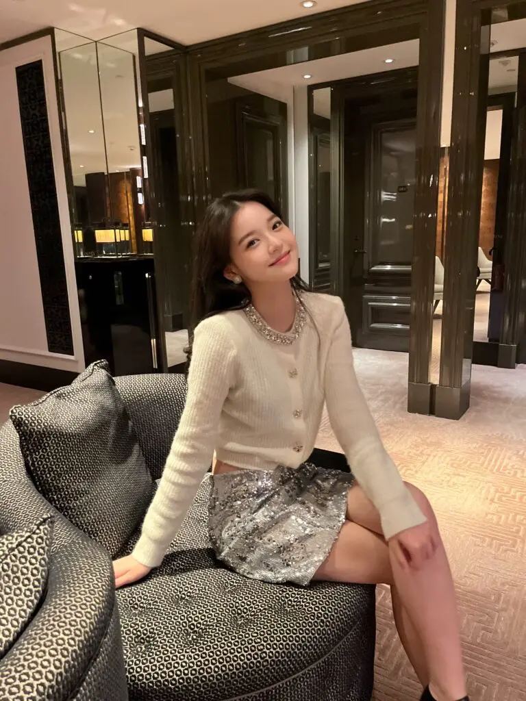 [Mandy Zhang]重工银色珠片绣丝绒亮片半身裙女春季气质显瘦短裙子