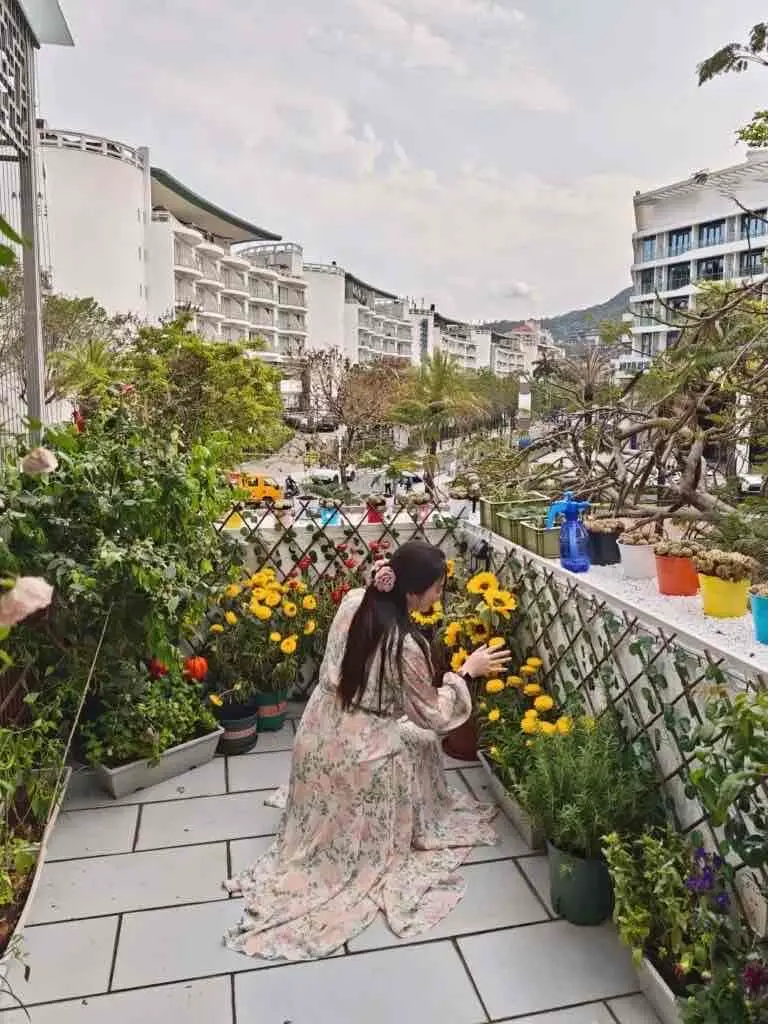 [TMH STUDIO]千金氛围感 巨重工法式v领碎花连衣裙女宽松度假风长裙