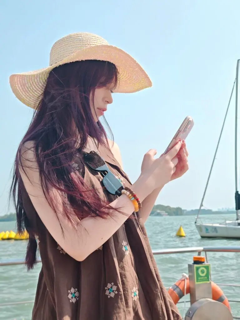 [im向]黄油可露丽' 重工绣花料 天丝麻无袖A字宽松挂脖小衫上衣