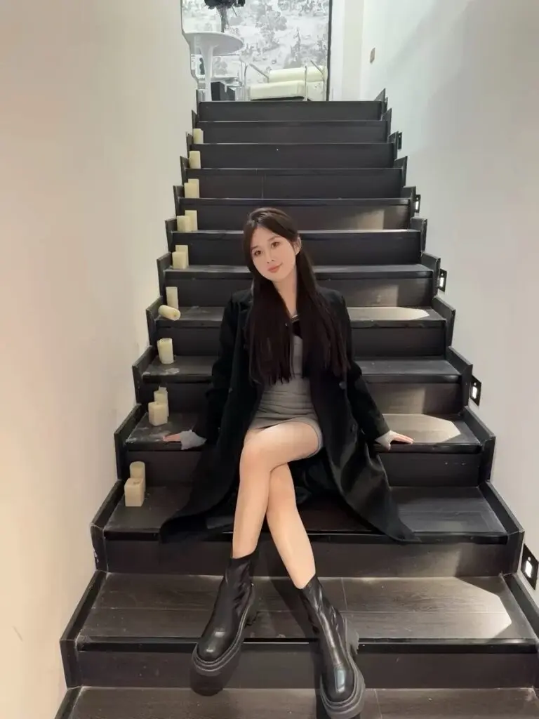 [吾先生女鞋]马丁靴女小个子厚底增高8cm短靴秋冬弹力瘦瘦靴高跟显腿长中筒靴