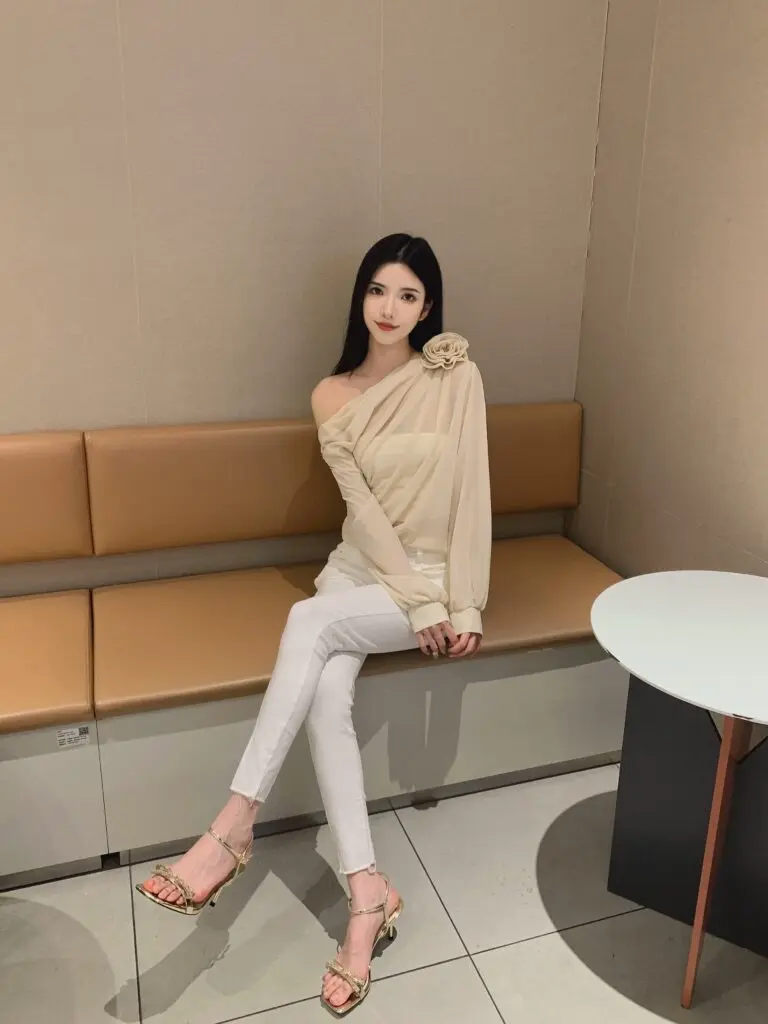 [思加图]杨幂同款夏季柠檬苏打一字带凉鞋高跟鞋女EBB13BL5