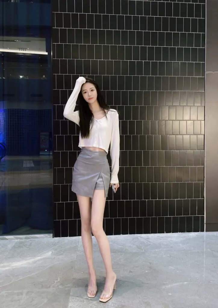 「王子定制女鞋」法式绝美透明凉鞋女夏方头高跟鞋粗跟半拖外穿百搭时尚上班不累脚