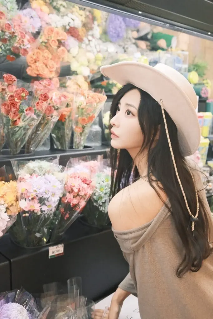 CYNR原创设计慵懒风复古披风斜露肩上衣不规则休闲长款T恤配腰带