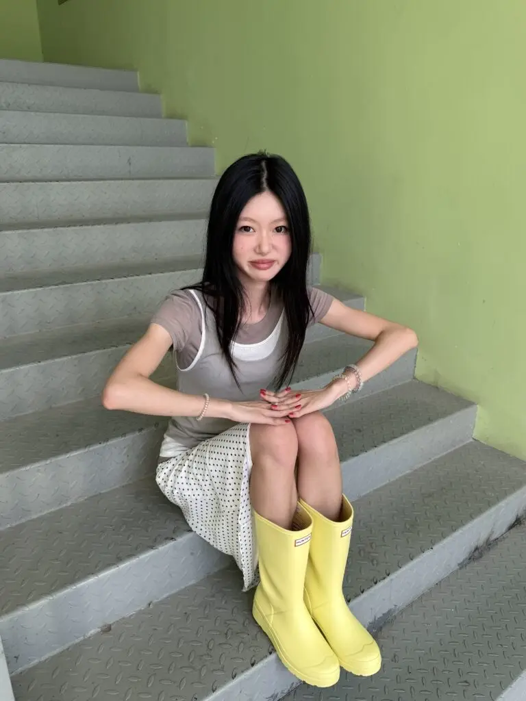 HUNTER假日花园酷玩防水防滑中筒靴露营雨鞋哑光橡胶厚底女靴