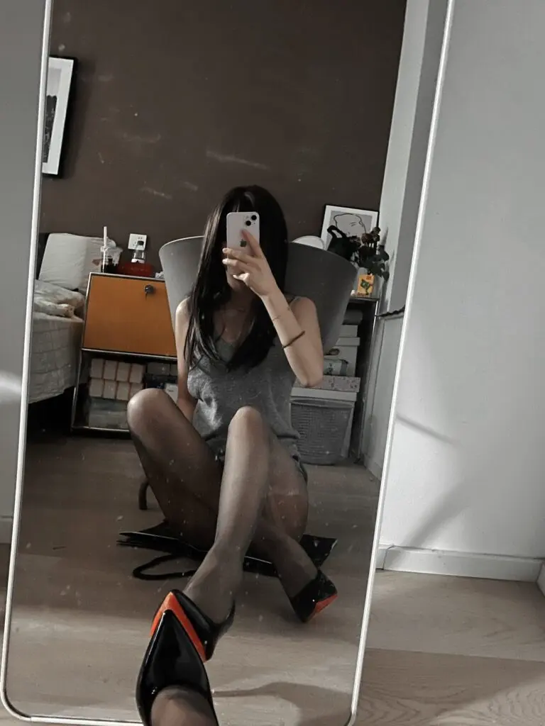 御姐漆皮红底情趣高跟鞋女性感细跟黑色尖头床上调情单鞋