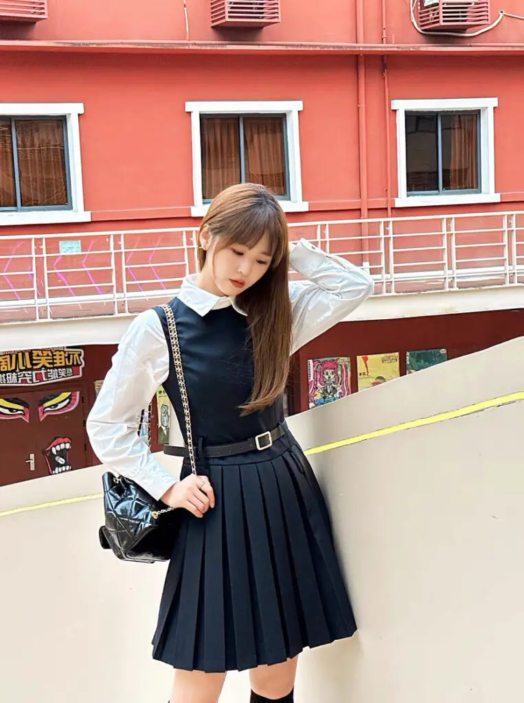 赫木 无袖连衣裙女法式小众赫本风高端精致小黑裙高知穿搭春夏富家千金