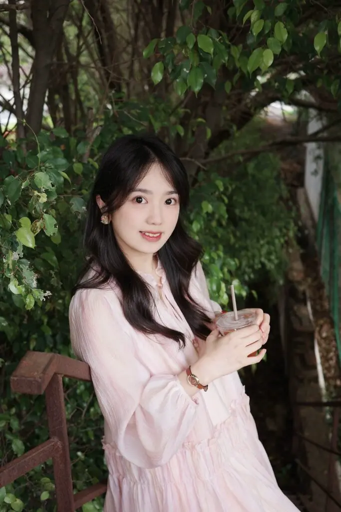 Nov elist什一 温柔串珠系带长袖连衣裙女木耳边立领粉色裙子夏季