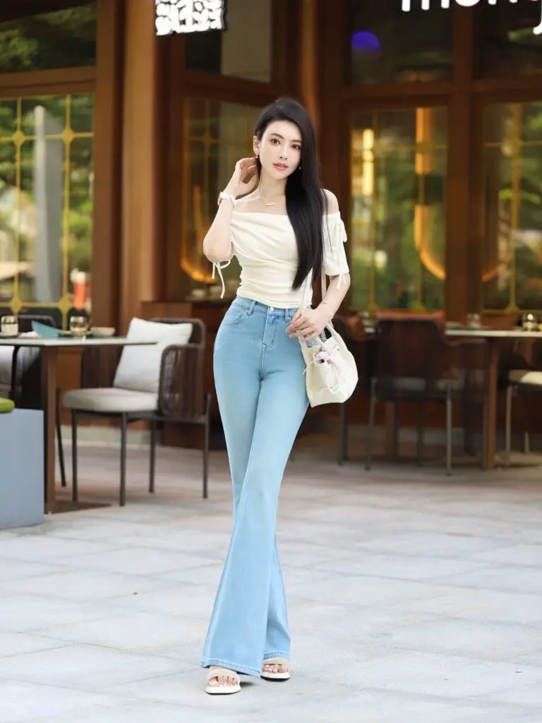 维迪美高级感微喇牛仔裤女高腰修身夏秋显瘦弹力浅蓝色喇叭裤