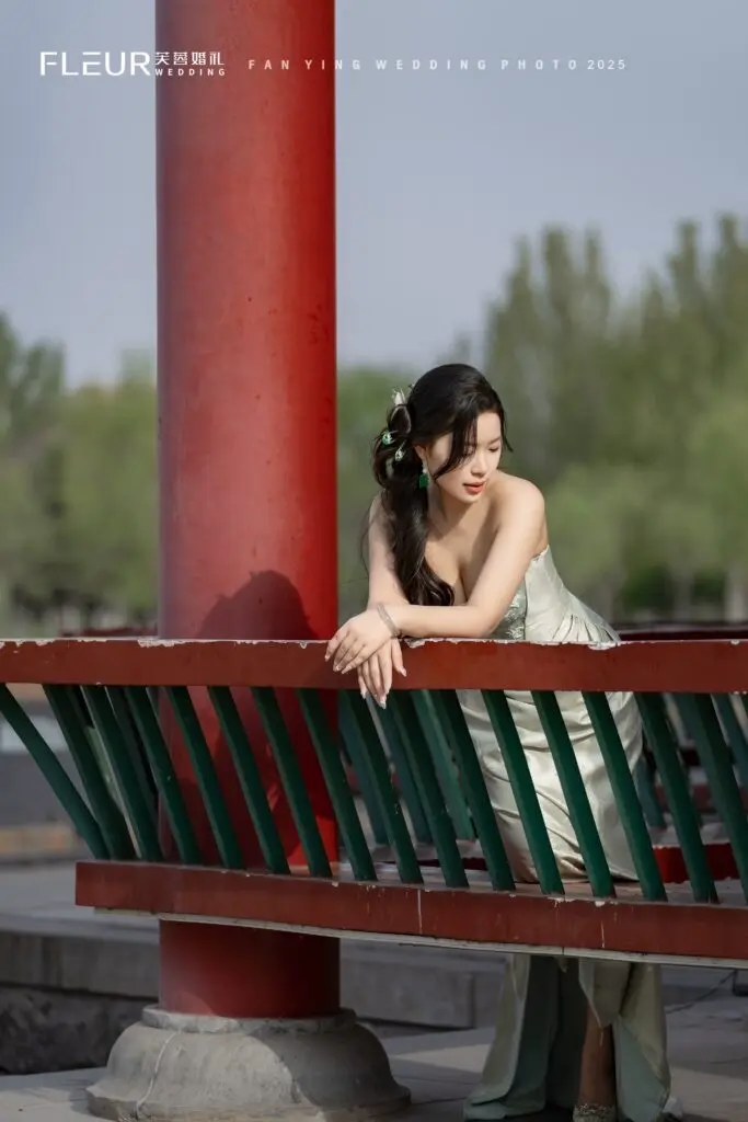 motu主纱婚鞋禾秀婚纱两穿新娘鞋女订婚金色水晶高跟鞋不累脚婚礼