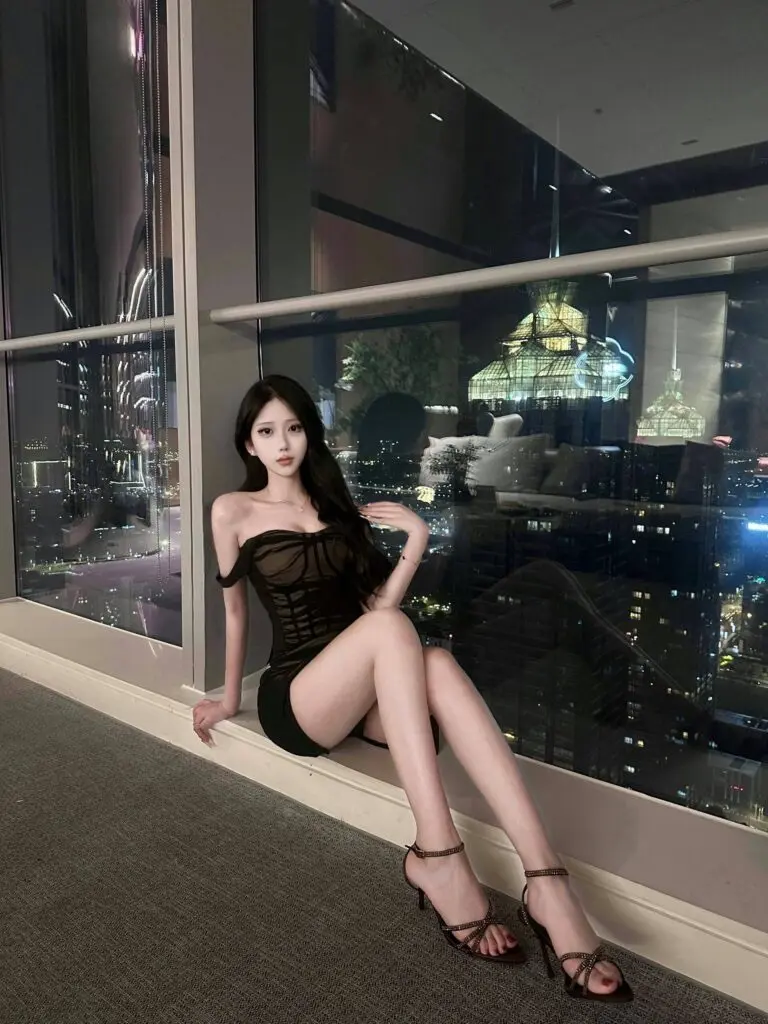 林内娅 交叉露趾一字带凉鞋女夏季爆款细跟水钻高跟鞋