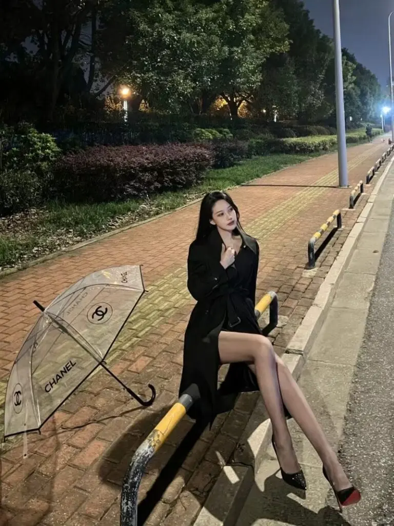 黑色高跟鞋女细跟春秋真皮红底漆皮尖头性感裸色工作单鞋