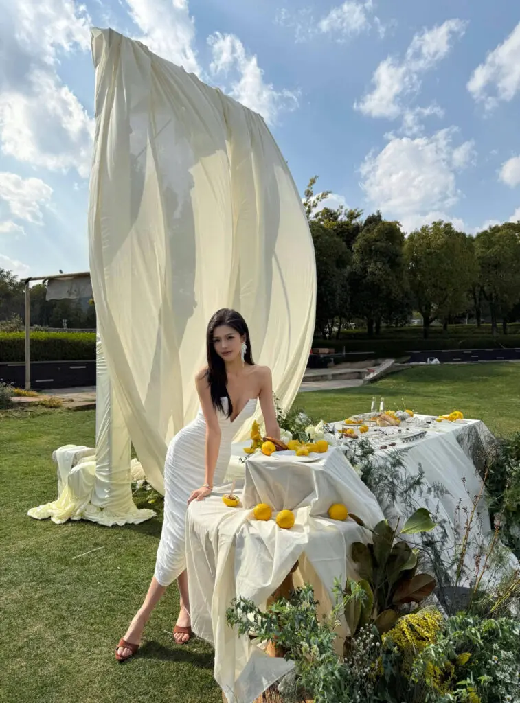 MALILIANMENGLU高端定制8cm高跟棕色凉拖：尖头一字带的夏日慵懒风情